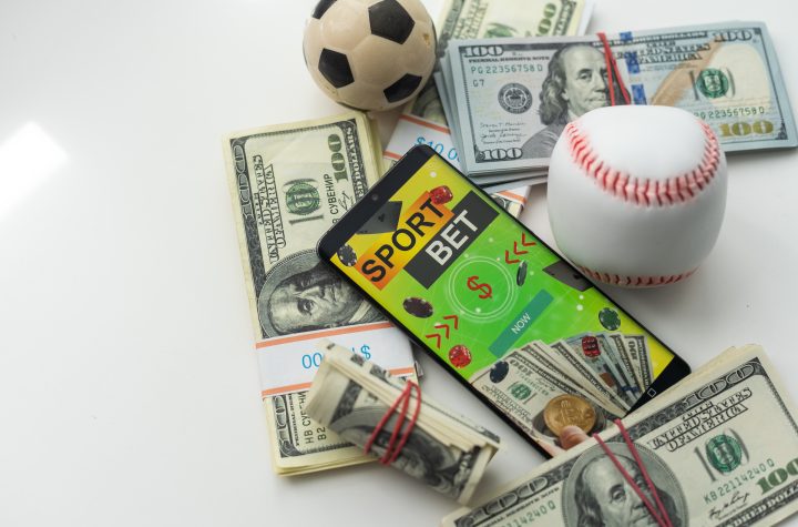 Making Money from Online Sports Betting: Helpful Tips & Strategies